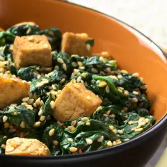 Czy tofu jest wegańskie? Poznaj skład i korzyści zdrowotne