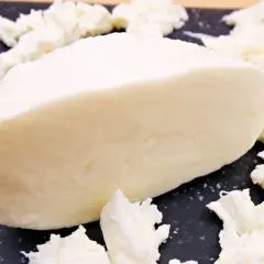 Czy mozzarella jest dietetyczna? Sprawdź jej wpływ na zdrowie