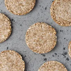 Czy wafle ryżowe są dietetyczne? Odkryj ich wpływ na dietę