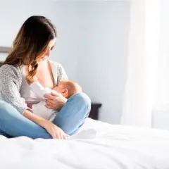 Czy mleko matki jest wegańskie? Odkryj prawdę o karmieniu piersią