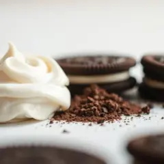 Czy Oreo jest wegańskie? Sprawdź skład i ryzyko zanieczyszczenia
