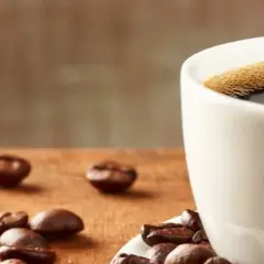 Czy matcha to kawa? Odkryj różnice i korzyści zdrowotne