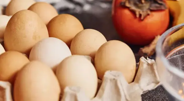 Czy jajka odchudzają? Odkryj, jak wpływają na dietę i wagę