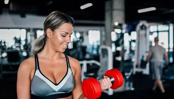 Trening siłowy czy cardio na odchudzanie - co naprawdę działa lepiej?